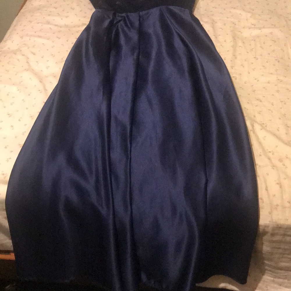 Dark blue. Size 2 - Picture 6 of 9